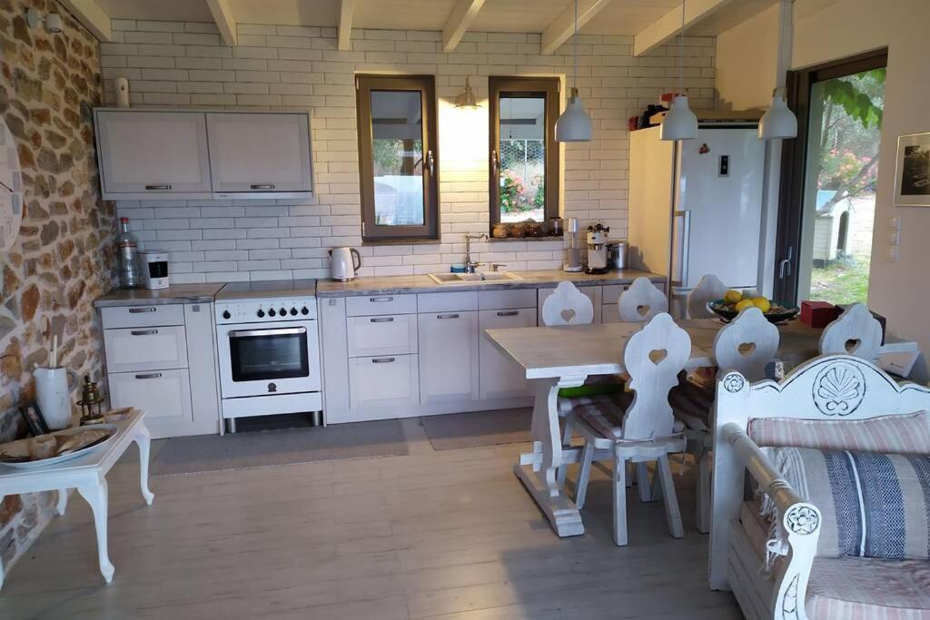 Klovino Beach House Douvia Buitenkant foto
